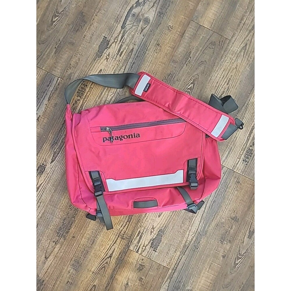 Patagonia Pink Reflective-Trim Crossbody Messenger Bag